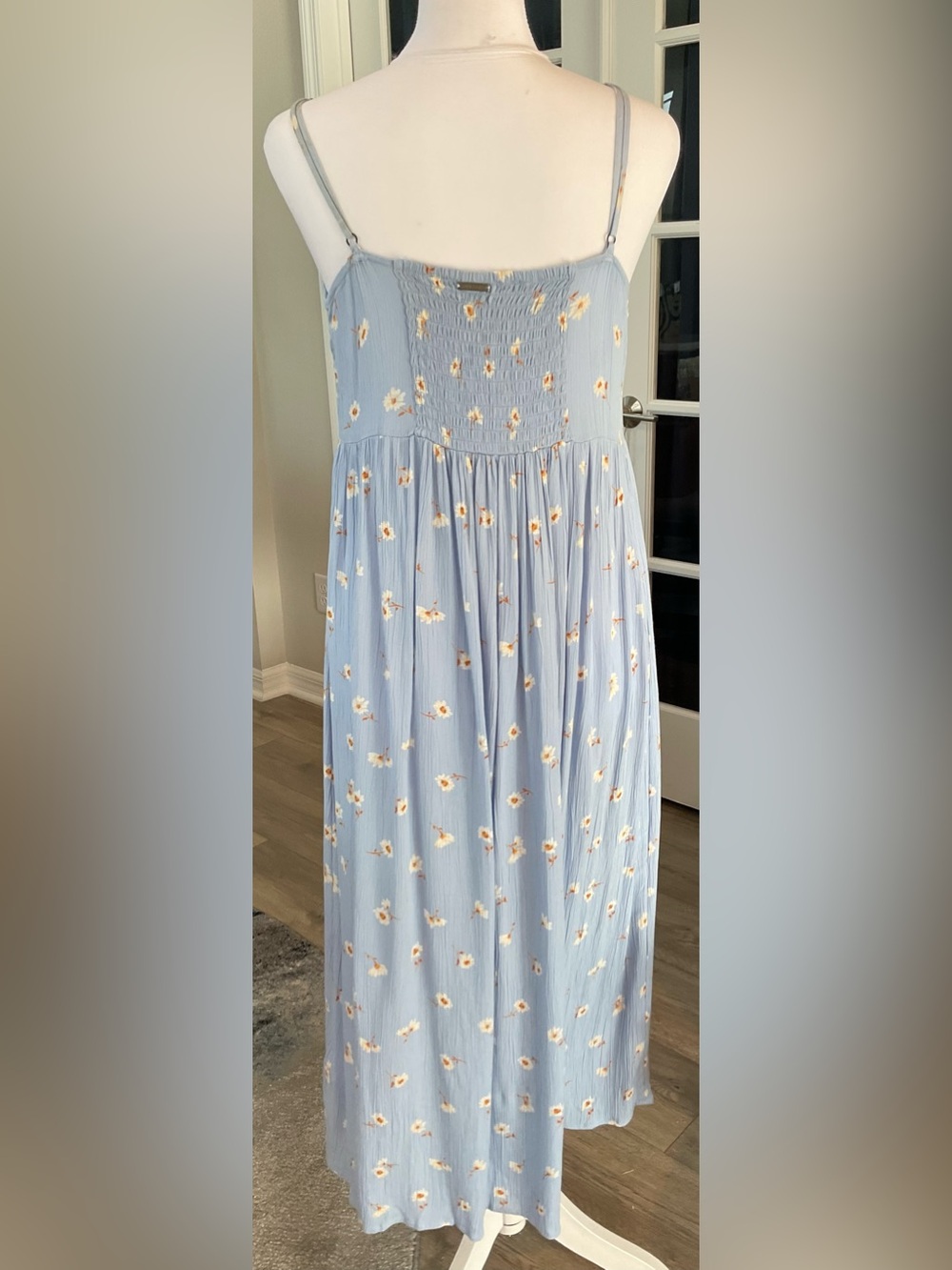 Billabong Blue Daisy Floral Button Front Midi Dress Smocked Back Size M - Picture 9 of 14